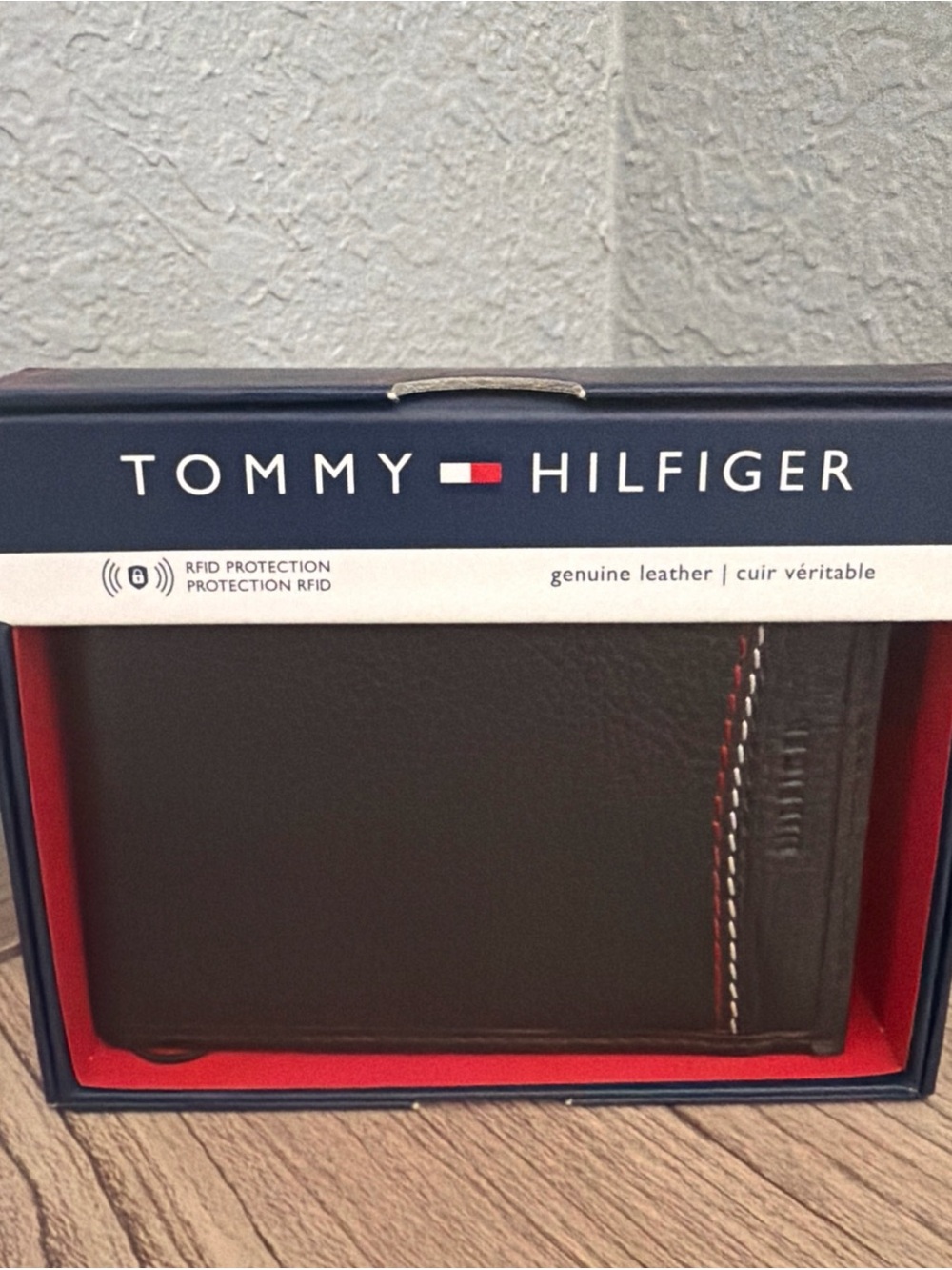 Tommy Hilfiger Brown Leather Bifold Wallet with Red & White Stitching New